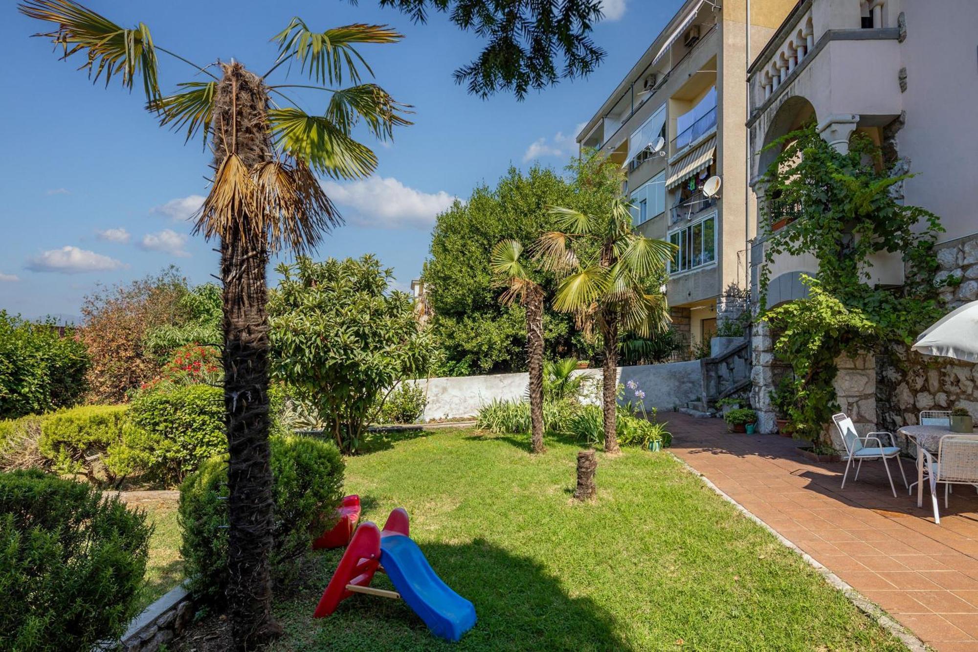 City Apartment With Garden - Happy Rentals Fiume Kültér fotó